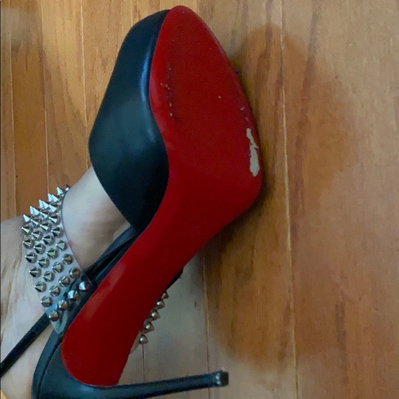 Platform loud with spikes - Picture 2 of 4